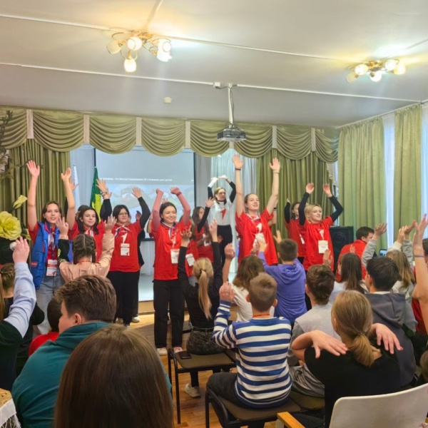 Почти сотня тосненских школьников приняли участие во втором районном слёте «Время первых»