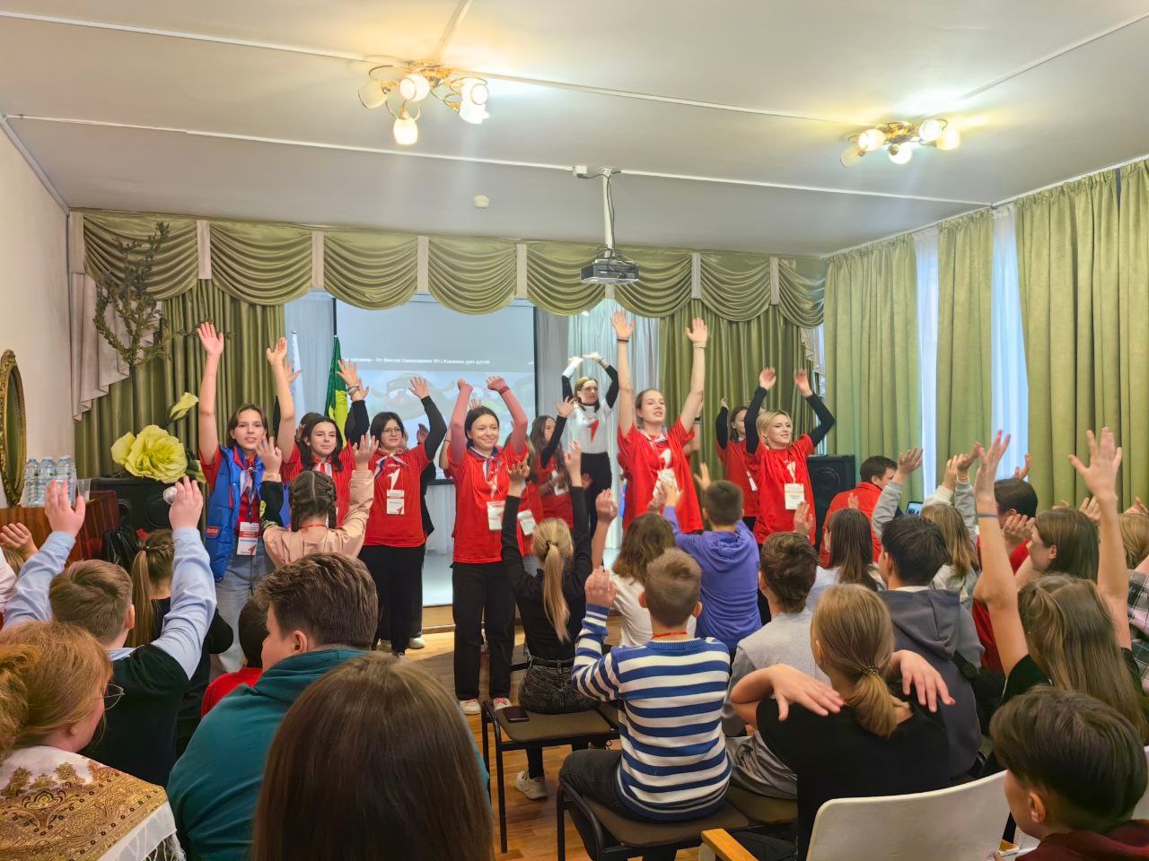 Почти сотня тосненских школьников приняли участие во втором районном слёте «Время первых»