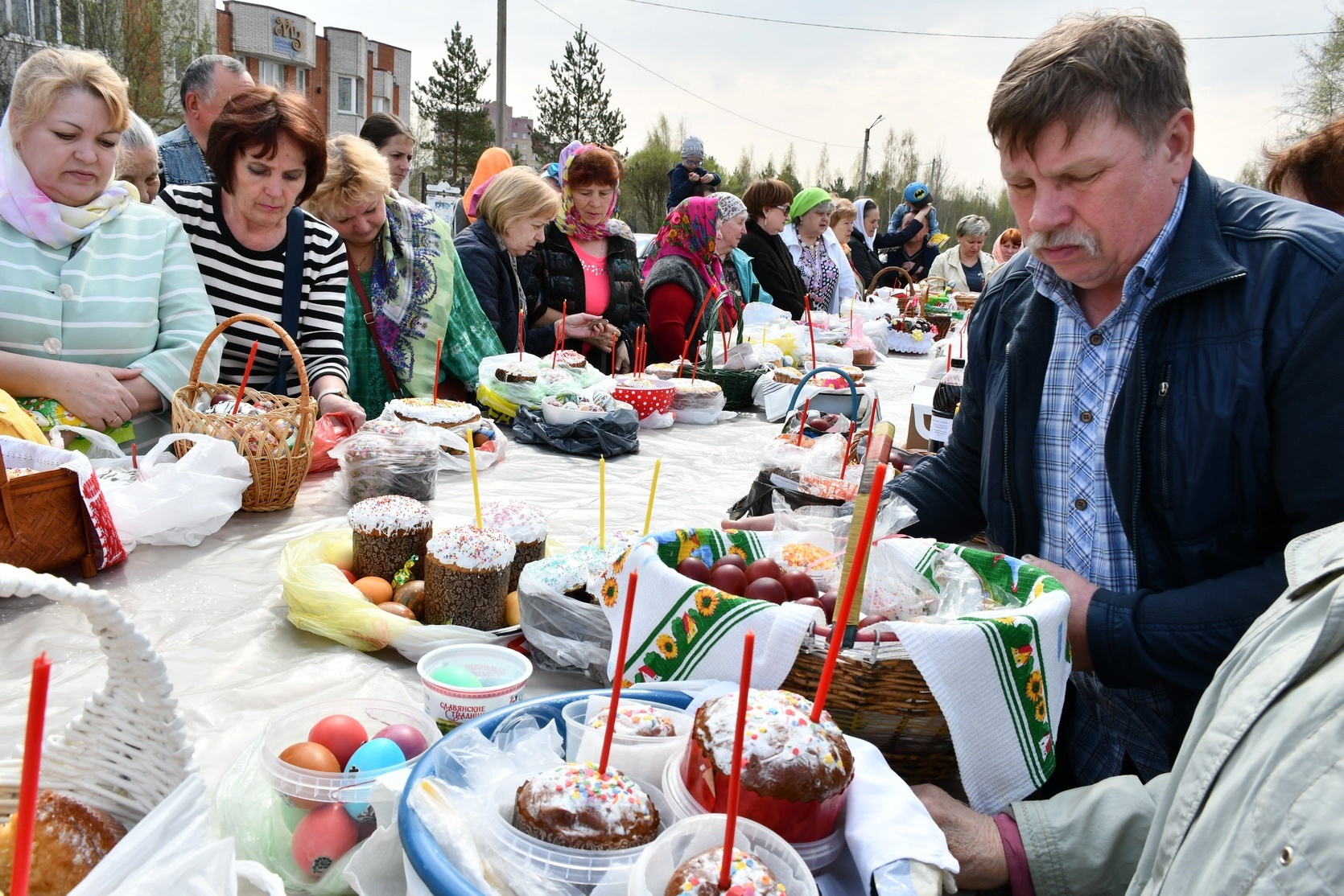 Поздравление руководителей Тосненского района с праздником Пасхи
